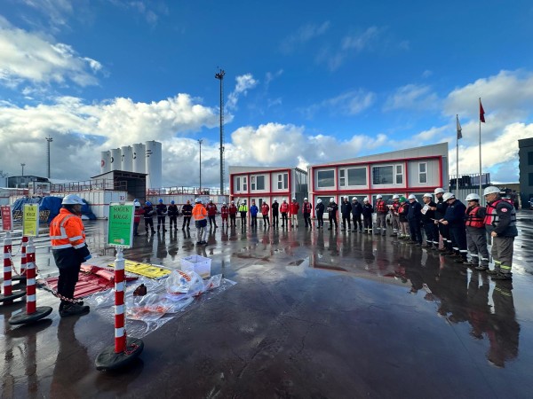 FİLYOS TPAO LİMANINDA DENİZ KİRLİLİĞİNE MÜDAHALE TATBİKATI GERÇEKLEŞTİRİLMİŞTİR.