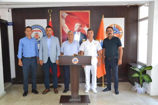 Sahil Güvenlik Batı Karadeniz Grup Komutanlığına atanan Yarbay Cihan SEYMEN'e nezaket ziyareti gerçekleştirilmiştir.